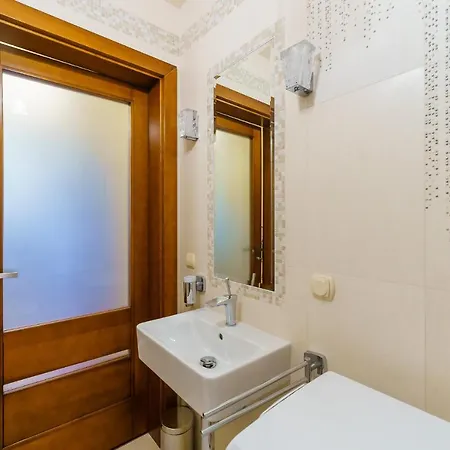 Seaside With Parking & Ac - 150 M To The By Renters