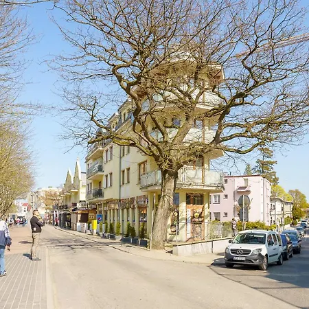 Apartment Seaside With Parking & Ac - 150 M To The By Renters